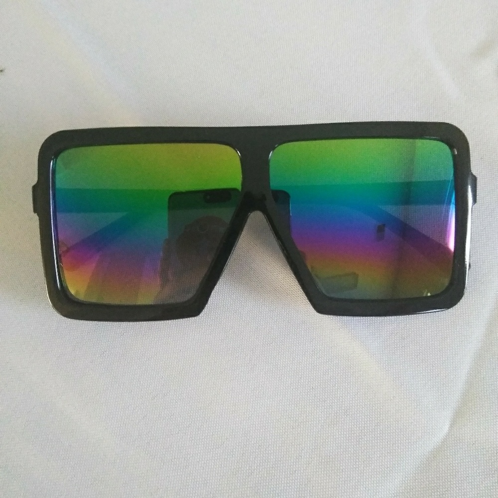 Rainbow lens sunglasses